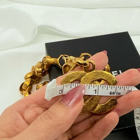 CHANEL Vintage Gold CC Chain Link Pendant Necklace - Picture 9 of 13